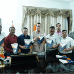 मुख्यमंत्री श्री पुष्कर सिंह धामी ने मुख्यमंत्री आवास में हिंदी पत्रकारिता दिवस के अवसर पर उत्तराचंल प्रेस क्लब द्वारा प्रकाशित स्मारिका “गुलदस्ता” का विमोचन किया |