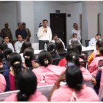 मा0 सीएम के निर्देश श्रृंखला में डीएम का फील्ड वकर्स आशाओं से लगातार चौथा संवाद