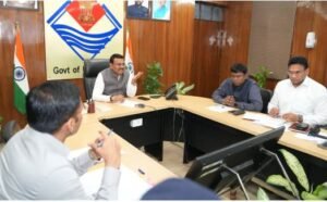 देहरादून शहर के यातायात संतुलन को लेकर देहरादून मोबिलिटी प्लान की बैठक ली।