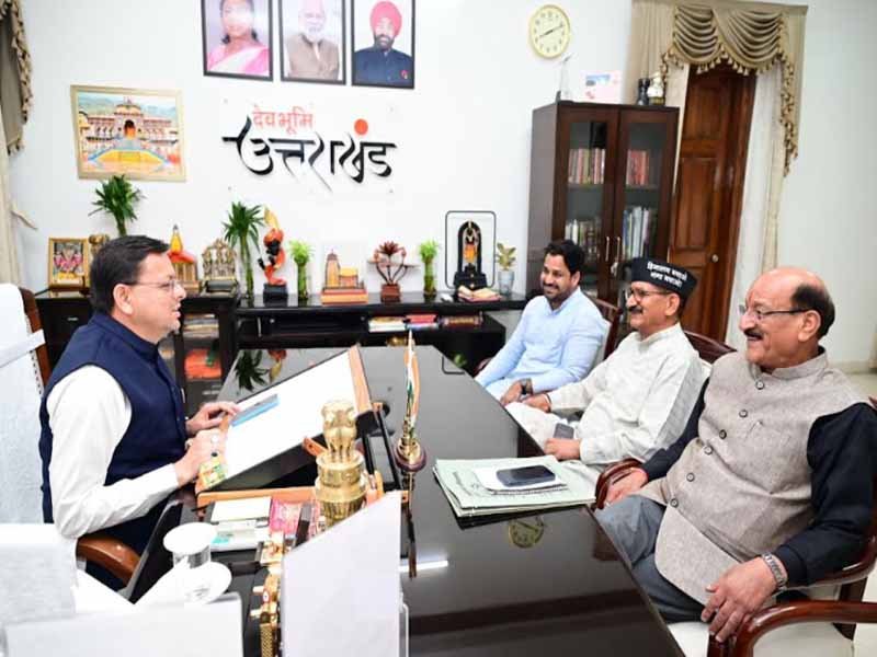 CM धामी से स्वास्थ्य मंत्री सुबोध उनियाल एवं विधायक किशोर उपाध्याय ने की भेंट 