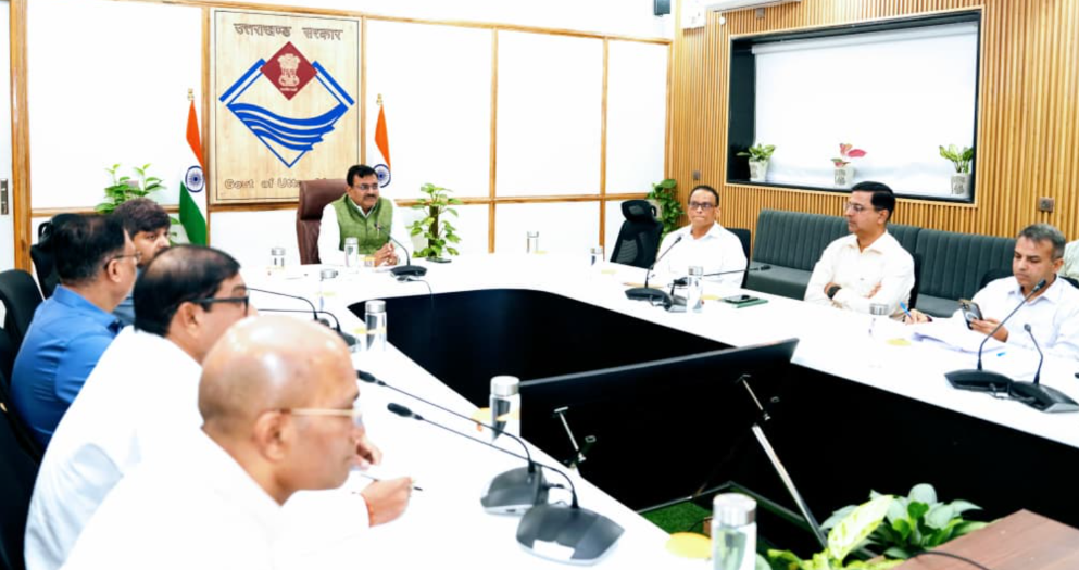 मुख्य सचिव श्री आनन्द बर्द्धन ने वाह्य सहायतित परियोजनाओं की प्रगति की समीक्षा की।