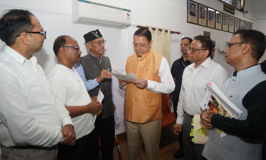 मुख्यमंत्री से विभिन्न कर्मचारी संगठनों के प्रतिनिधिमंडलों ने की भेंट