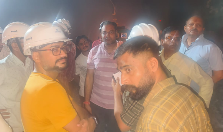 टीएचडीसी टनल में 13 लोगों का सुरक्षित रेस्क्यू, जिलाधिकारी गौरव कुमार मौके पर—प्रशासन की टीमें रेस्क्यू अभियान में जुटीं