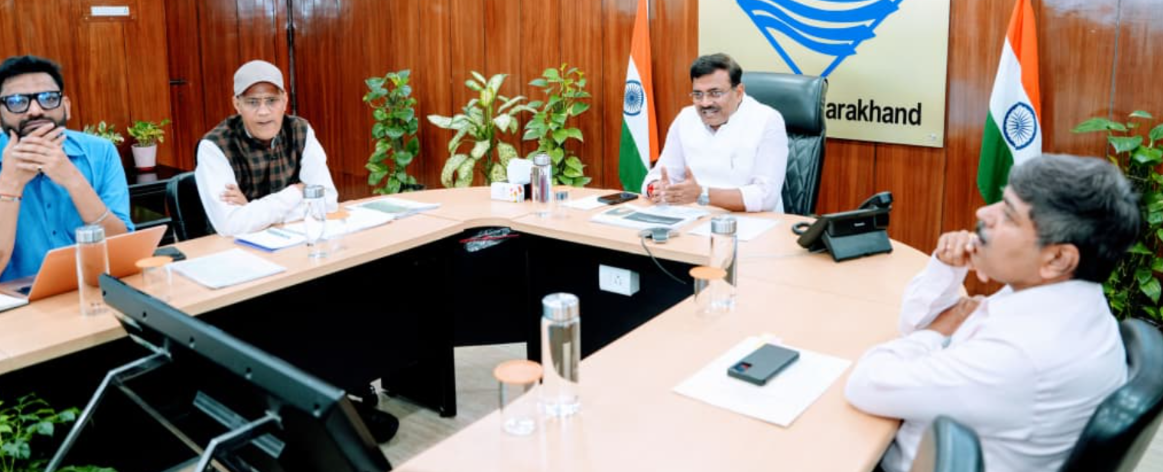 मुख्य सचिव श्री आनन्द बर्द्धन ने शुक्रवार को सचिवालय में उत्तराखण्ड इंटीग्रेटेड हॉर्टिकल्चर डेवलपमेंट प्रोजेक्ट के संबंध में अधिकारियों के साथ बैठक ली।
