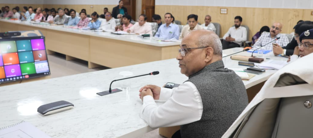 टनल रेस्क्यू में तेजी और बेहतर समन्वय पर जोर, आयुक्त ने श्रमिक हितों की भी ली जानकारी