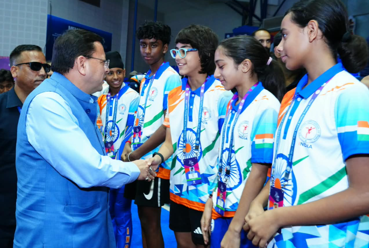एशियन ओपन शॉर्ट ट्रैक स्पीड स्केटिंग ट्रॉफी का मुख्यमंत्री ने किया शुभारंभ