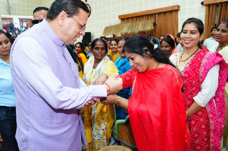 मुख्यमंत्री उद्यमशाला चौपाल- 2026 में मुख्यमंत्री ने किया लखपति दीदियों और महिला उद्यमियों का सम्मान