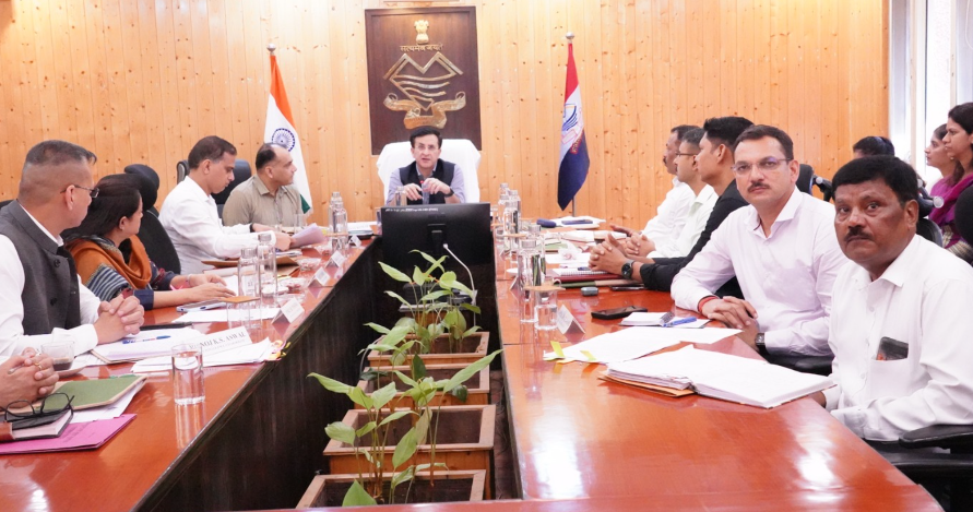अभिसूचना एवं सुरक्षा मुख्यालय, उत्तराखण्ड* में पुलिस महानिदेशक, उत्तराखण्ड श्री दीपम सेठ द्वारा अभिसूचना एवं सुरक्षा विभाग के कार्यों की समीक्षा बैठक आयोजित की गई।