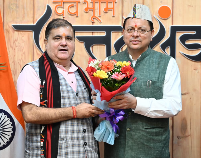 मुख्यमंत्री श्री पुष्कर सिंह धामी के जन्मदिवस पर मुख्यमंत्री आवास में उमड़ा आत्मीयता का माहौल, मंत्रीगण, अधिकारी-कर्मचारी और जनप्रतिनिधियों ने दी शुभकामनाएं