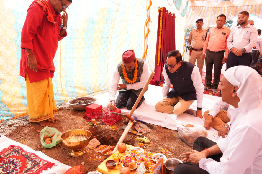 मुख्य सचिव ने किया आईआईएम काशीपुर के देहरादून कैंपस का भूमिपूजन