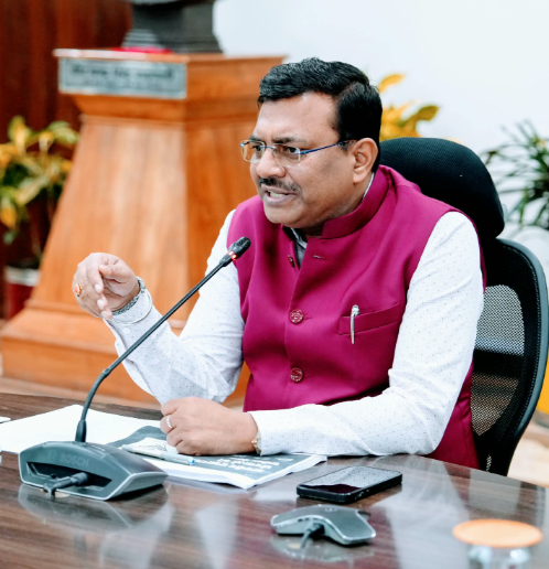 सीएम घोषणाओं को प्राथमिकता पर लेते हुए निर्धारित समयसीमा में पूर्ण करने के दिए निर्देश