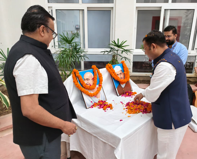 यूएसडीएमए में श्रद्धाभाव से मनाई गई गांधी और लाल बहादुर शास्त्री जयंती