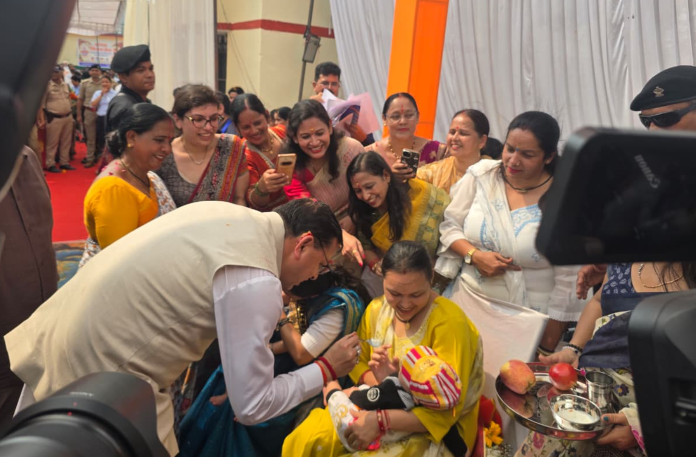 मुख्यमंत्री पुष्कर सिंह धामी ने खटीमा में ‘आंगन मिलन’ कार्यक्रम में किया प्रतिभाग