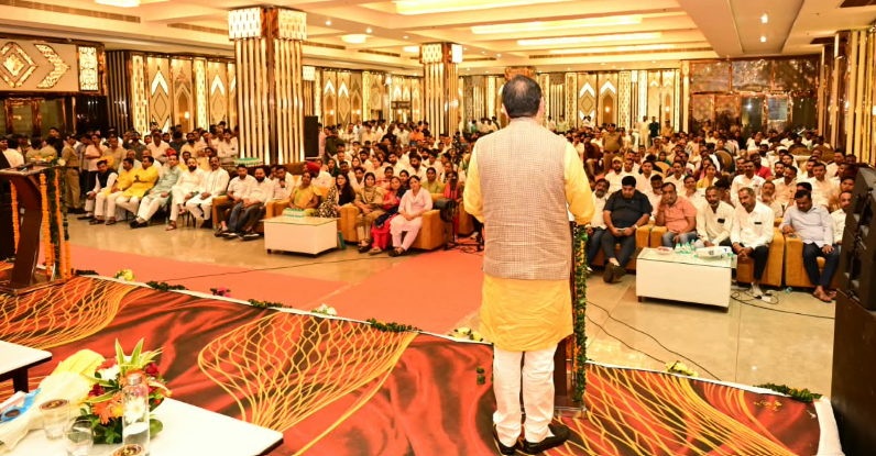 मुख्यमंत्री ने हरिद्वार में त्रिस्तरीय पंचायत प्रतिनिधियों के एक दिवसीय प्रशिक्षण कार्यक्रम में किया प्रतिभाग