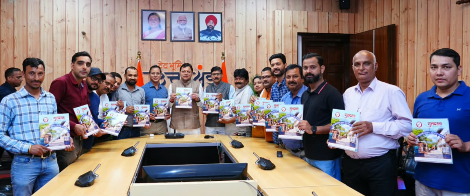 मुख्यमंत्री श्री पुष्कर सिंह धामी ने उत्तराखंड प्रेस क्लब की स्मारिका ‘गुलदस्ता’ का किया विमोचन