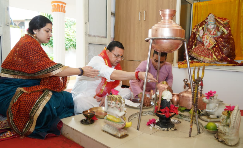 शारदीय नवरात्रि के प्रथम दिवस पर मुख्यमंत्री ने की पूजा-अर्चना, प्रदेशवासियों की सुख-समृद्धि की कामना