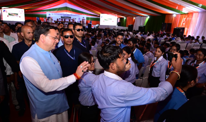 मुख्यमंत्री ने सेलाकुई में हेमवती नंदन बहुगुणा उत्तराखण्ड चिकित्सा शिक्षा विश्वविद्यालय परिसर में 20.55 करोड़ रुपये की पांच योजनाओं का किया शिलान्यास एवं लोकार्पण